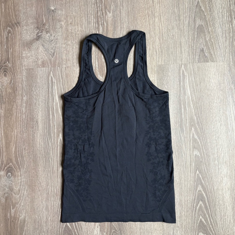 Lululemon Swiftly Tech Racerback Women’s Size 4 - Picture 2 of 3